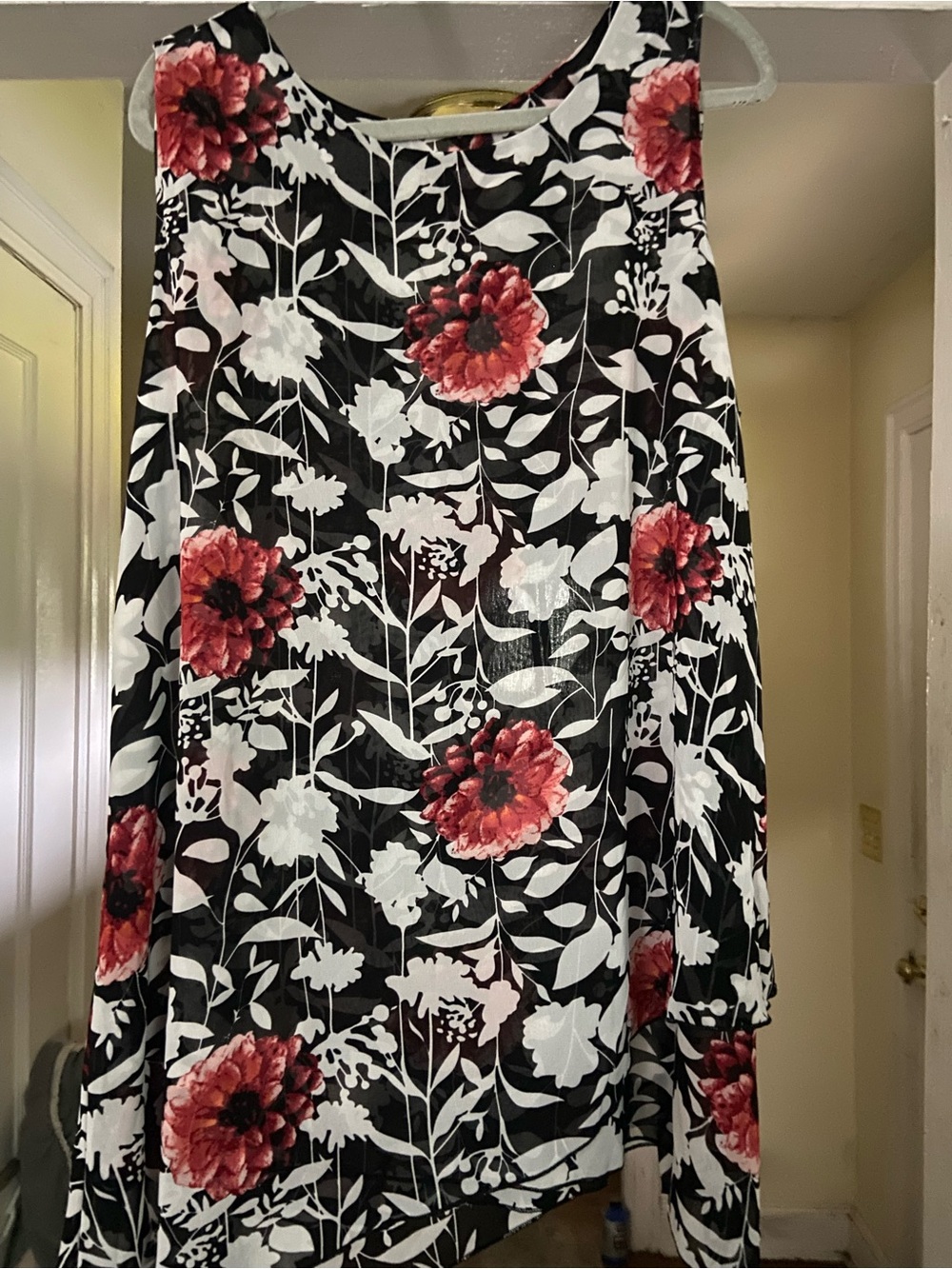 Sleeveless Floral Tank Top in Black and Red